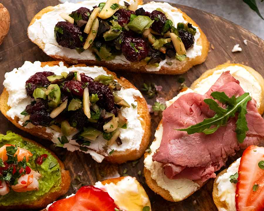 Holiday Tapenade Crostini