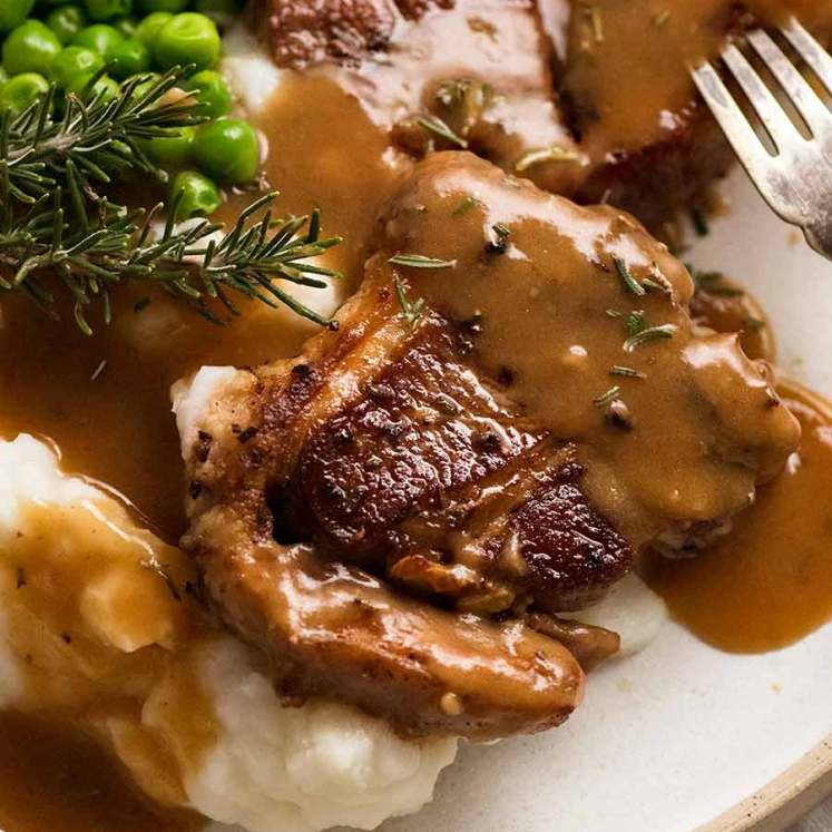 Lamb Chops with Rosemary Gravy, creamy mashed potato and peas